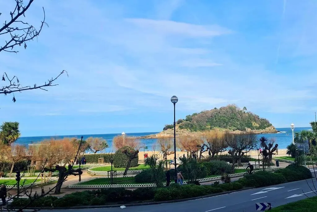 Privatunterkunft Habitacion Amplia Con Bano Privado A Pasos De La Playa, En Piso Compartido San Sebastián Spanien